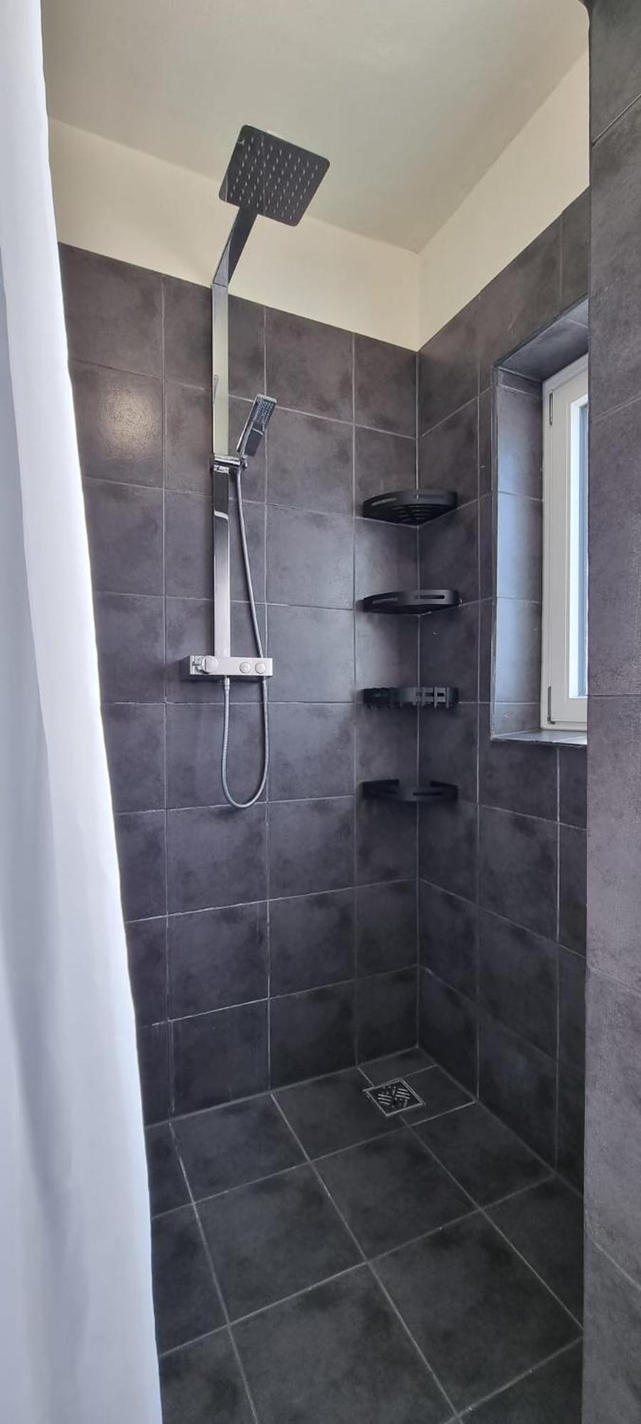 Sechsbettzimmer "Blau" In Zentraler Lage เบรเมน ภายนอก รูปภาพ
